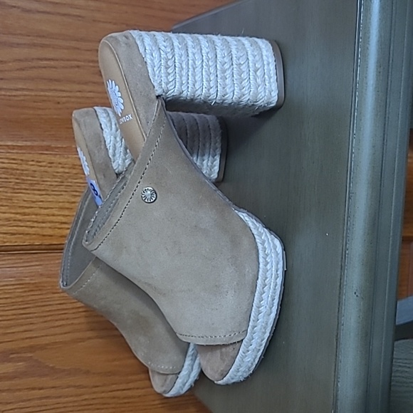 Yellow Box Ambur, slide-on, open-toe platform, espedrills size 8.5, tan brown - Picture 2 of 9